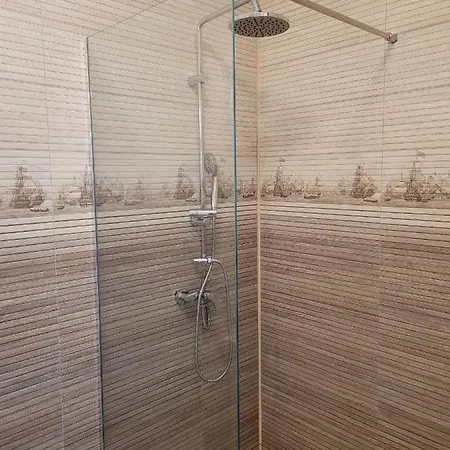 ☆casin Flat☆5 Min To Beach☆netflix☆a/c☆ Appartement Constanţa