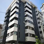 ☆casin Flat☆5 Min To Beach☆netflix☆a/c☆ *