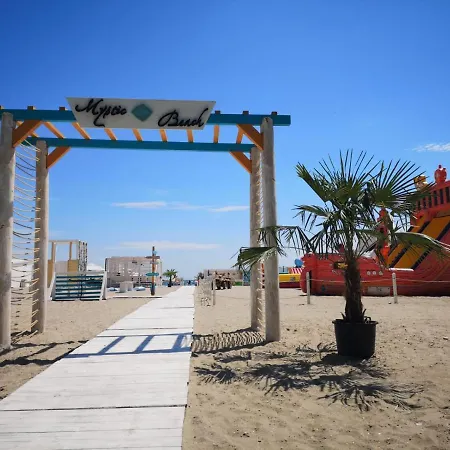 ☆casin Flat☆5 Min To Beach☆netflix☆a/c☆ * Constanţa