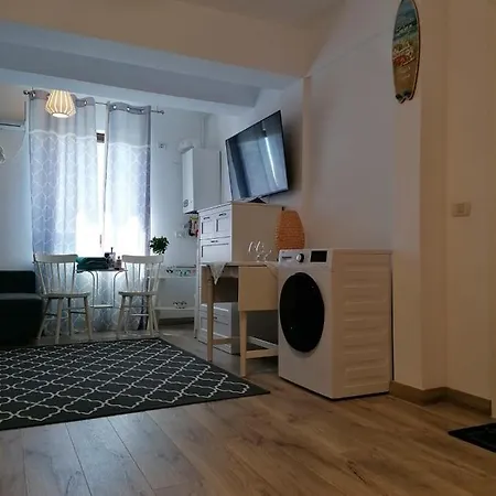 Apartment ☆casin Flat☆5 Min To Beach☆netflix☆a/c☆ Constanta